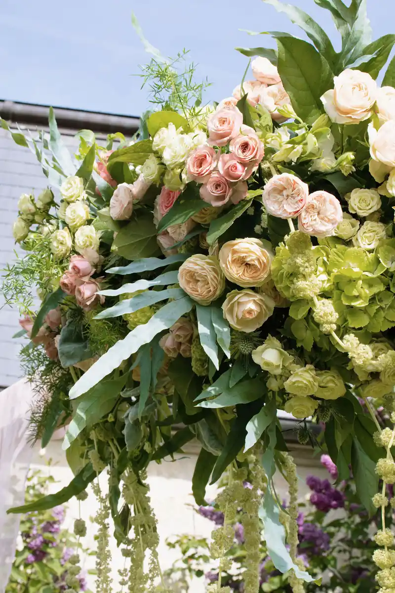 Détail d'arche avec roses anglaises