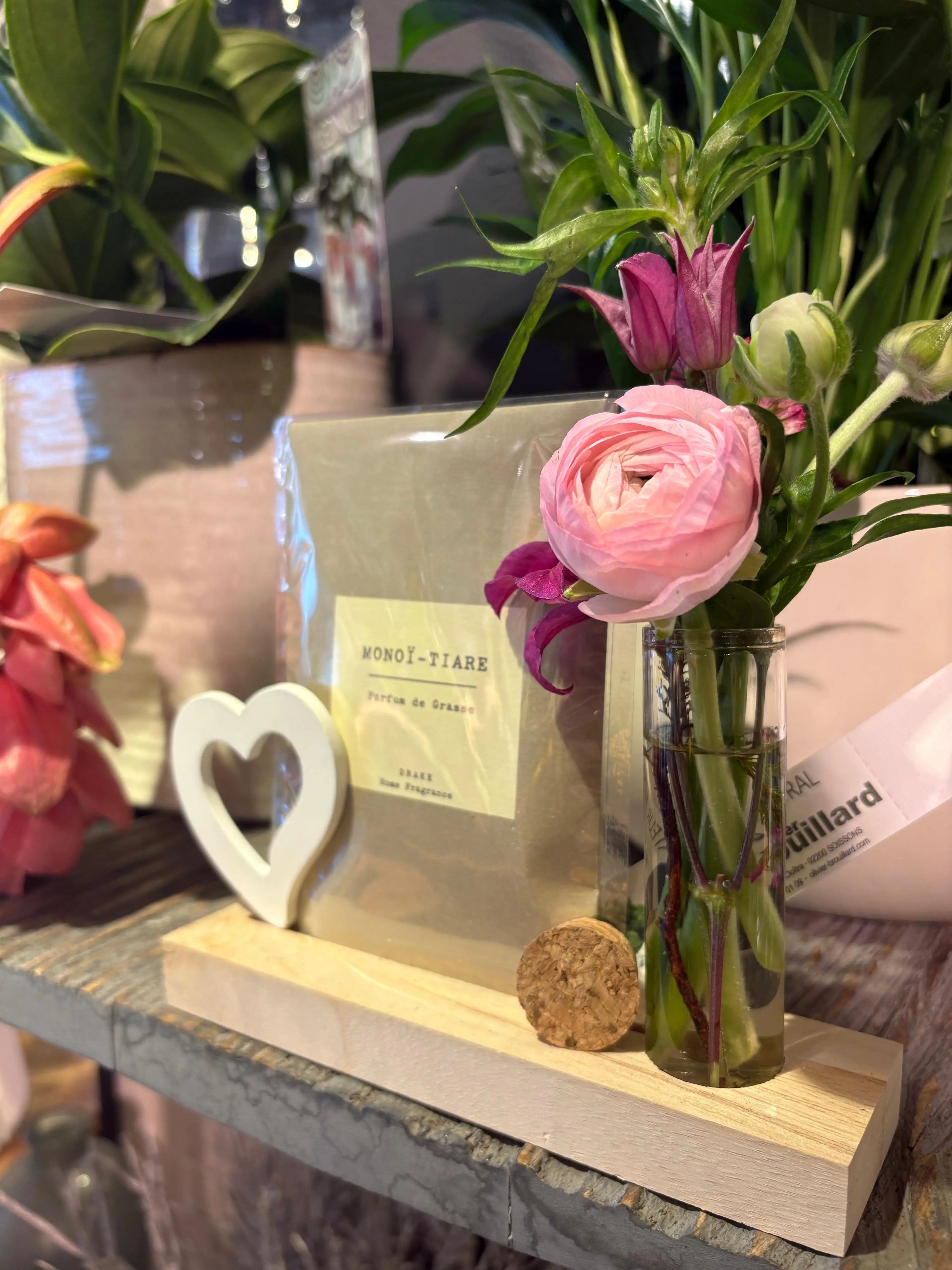 Produit boutique parfum monoï et renoncule